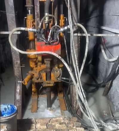 深度200米全液壓定向鉆機施工